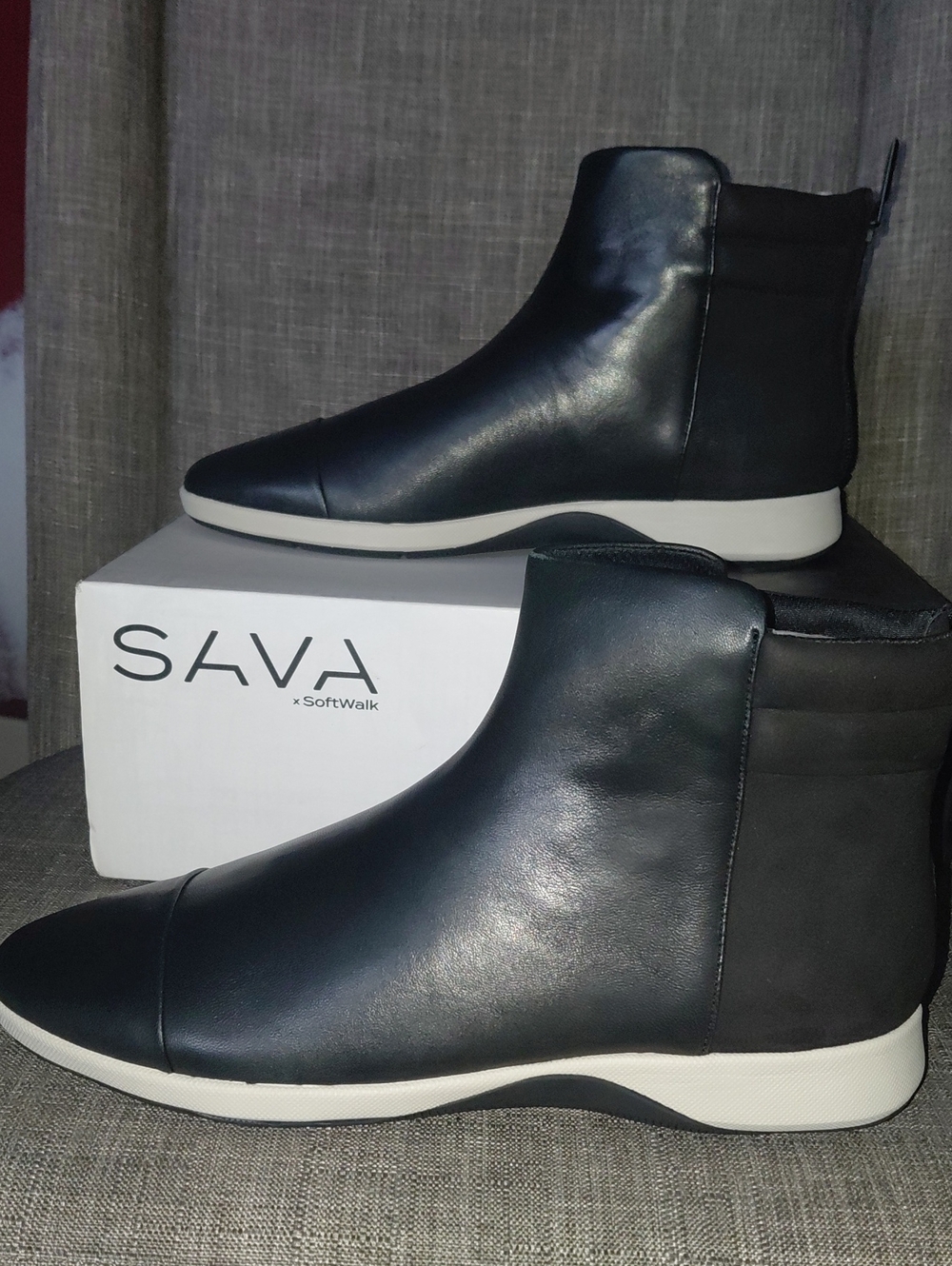 Women's Bootie Softwalk Size 8.5/9